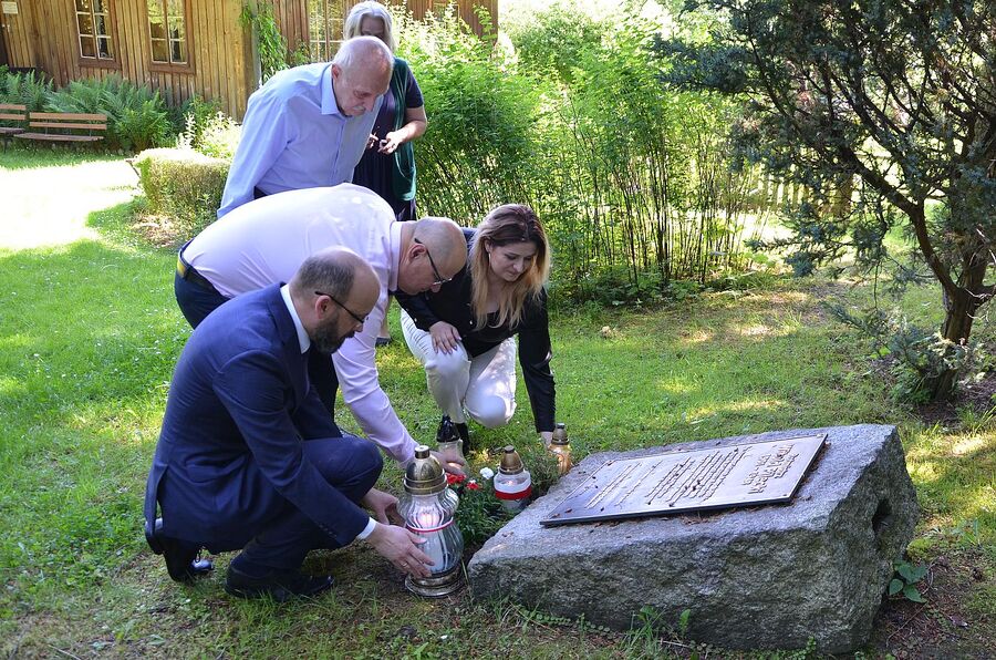 76. rocznica śmierci rtm. Pileckiego. Dworek Koryznówka, Nowy Wiśnicz. Fot. Janusz Ślęzak (IPN)