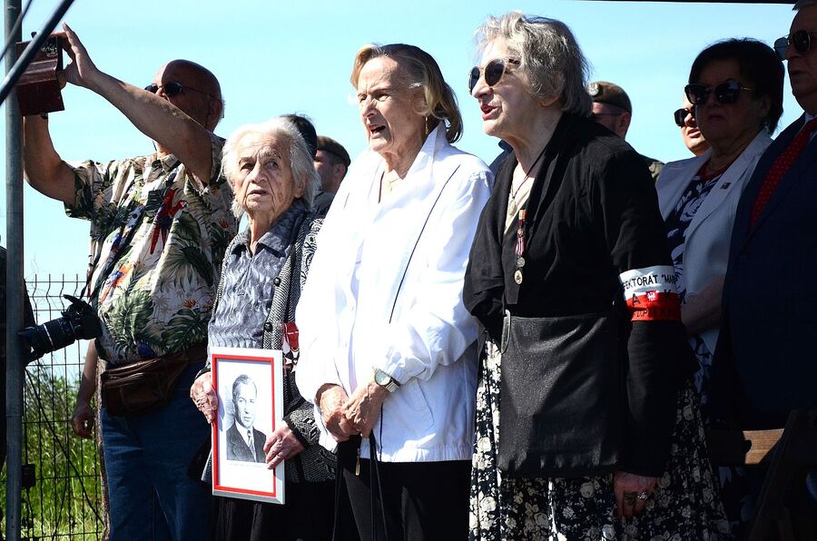 W Wierzbnie złożono hołd gen. Okulickiemu i cichociemnym. Fot. Janusz Ślęzak (IPN)