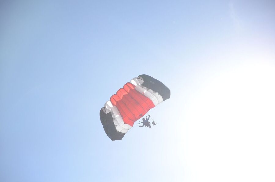 W Wierzbnie złożono hołd gen. Okulickiemu i cichociemnym. Fot. Filip Musiał (IPN)